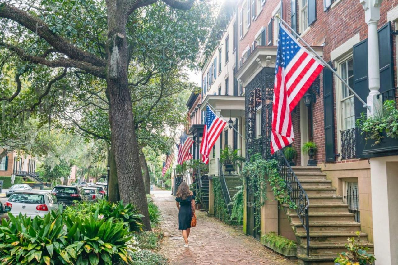 Walk Score 90!!-Historic Downtown District-2 Blocks To Famous Forsyth Park- Huge Private Patio-Private Parking Savannah Eksteriør bilde