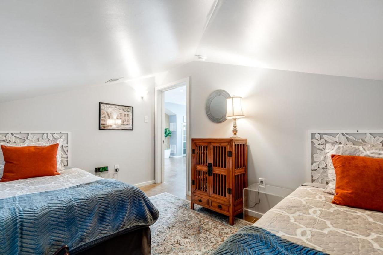 Walk Score 90!!-Historic Downtown District-2 Blocks To Famous Forsyth Park- Huge Private Patio-Private Parking Savannah Eksteriør bilde