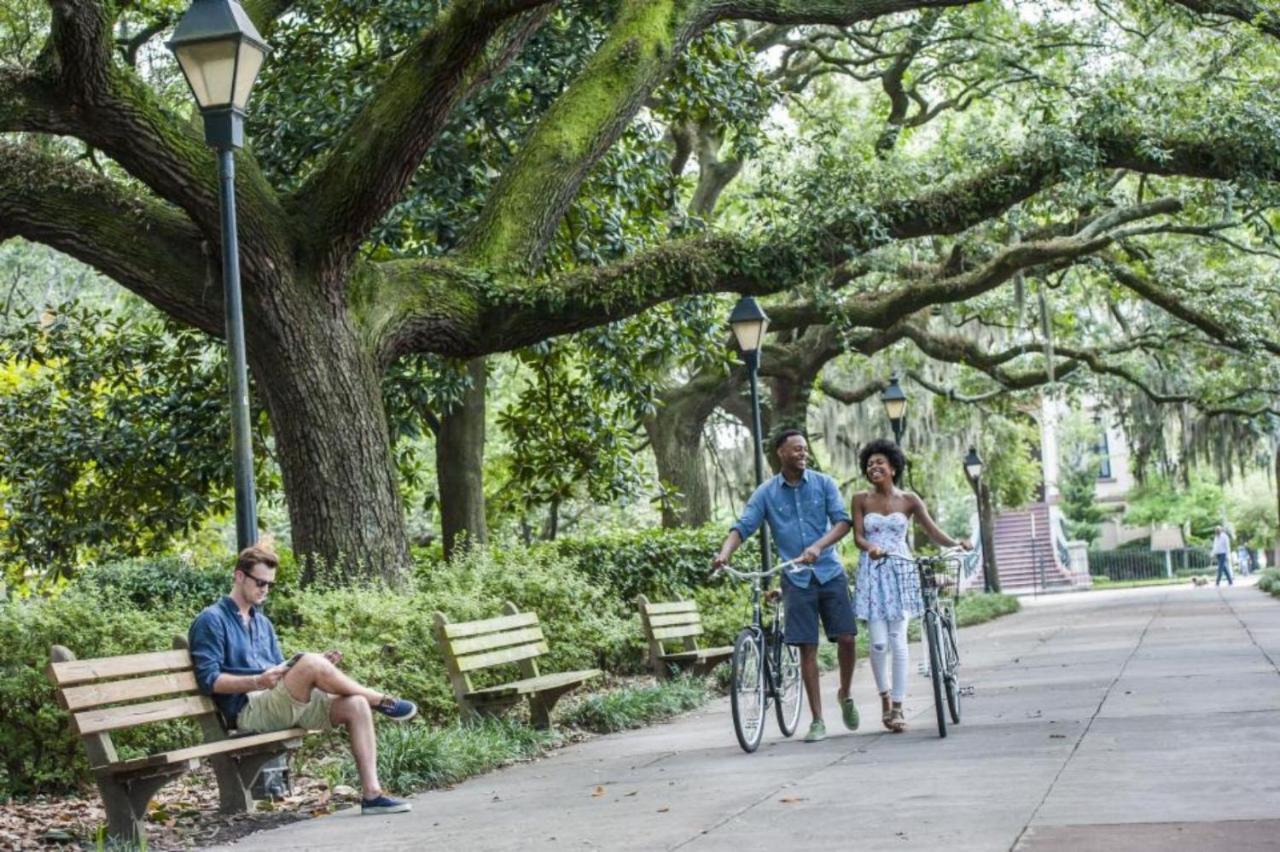 Walk Score 90!!-Historic Downtown District-2 Blocks To Famous Forsyth Park- Huge Private Patio-Private Parking Savannah Eksteriør bilde